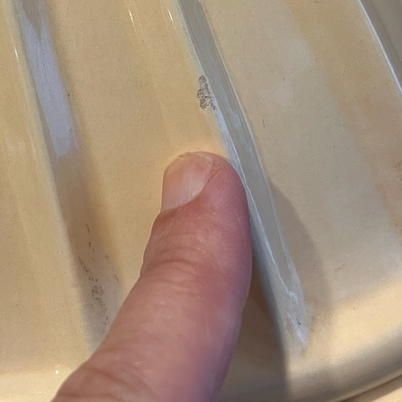 🥕 Vintage Handmade Ceramic Roaster with Vegetable Motif - Picture 9 of 15